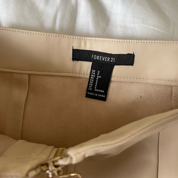 Forever 21 light Beige pleather Zip-Front gold zipper Mini Skirt size SMALL - Picture 2 of 6